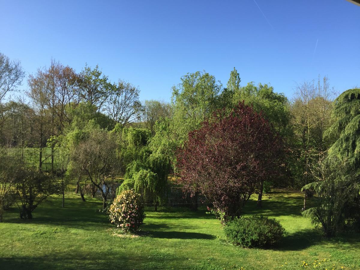 Sucé Les Arbres Rouges B&B 외부 사진