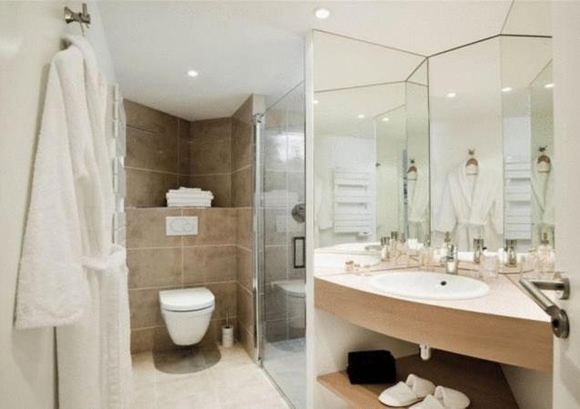Sucé Les Arbres Rouges B&B 객실 사진